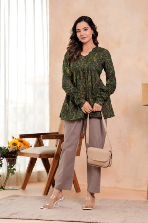 Scalloped neck alia top with churidar sleeves