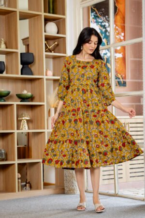 sqaure neck ruffle dress
